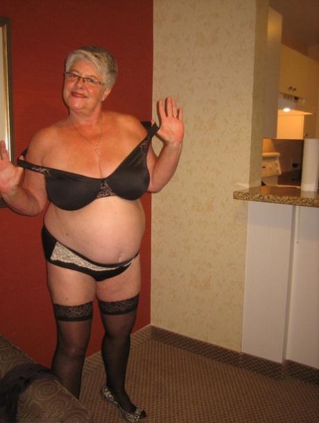 granny z naked galleries