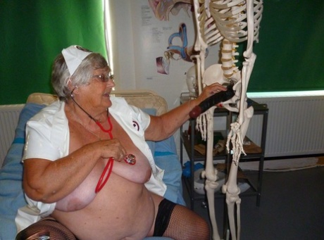 mature over 60 art naked picture