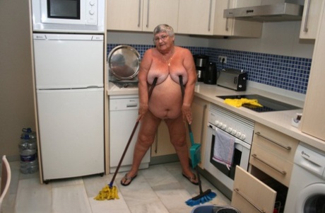 granny coquine sexy naked photo