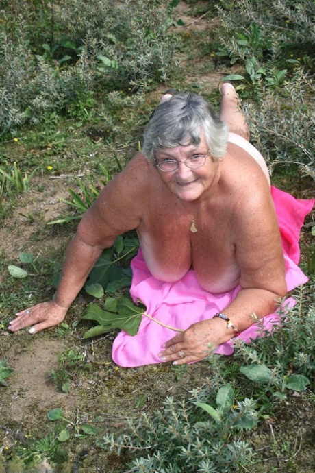 bbw granny lingerie blowjob nudes pictures