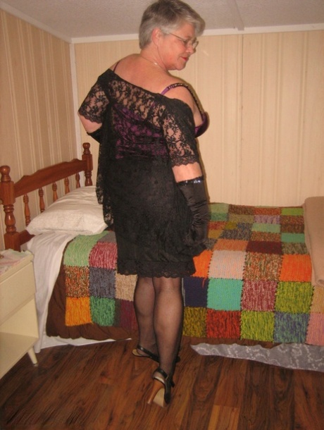 older women wearing pantyhose beautiful naked photos