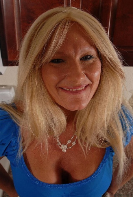 ugly granny blow beautiful xxx galleries