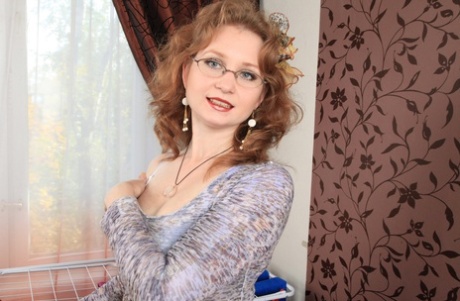 russian woman old free galleries