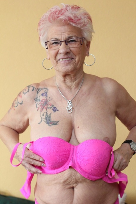 crack granny sucking cum sexy img