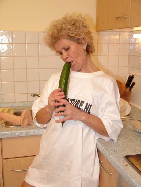 older women wearing sweats hot xxx images