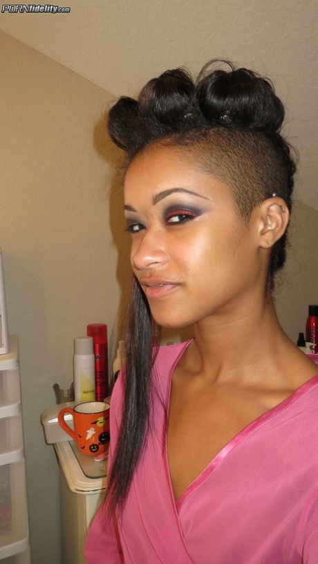 Skin Diamond perfect model picture