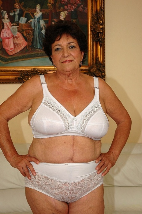 huge breasted granny women cumming sexy photos