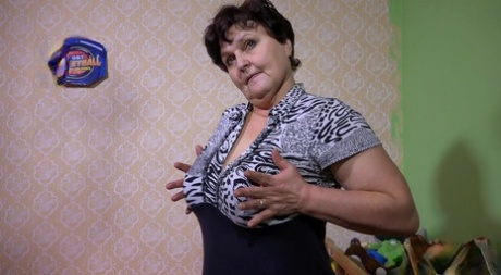 busty chubby brunette granny nice photo