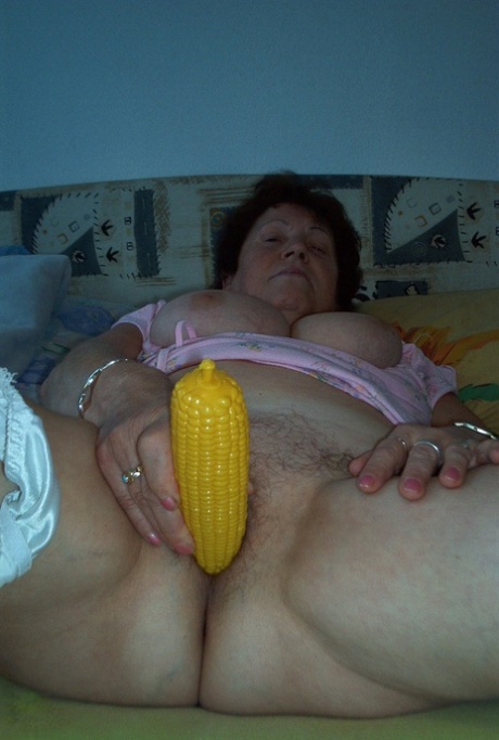 horny granny feet free xxx photos