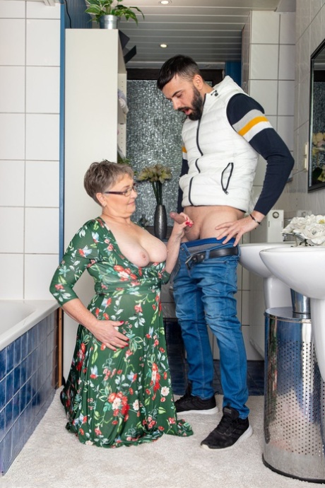 hot granny sex pornographic image