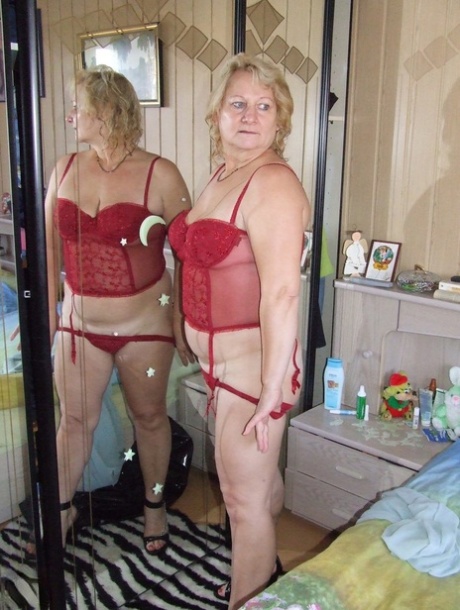 old gray granny beautiful naked photos